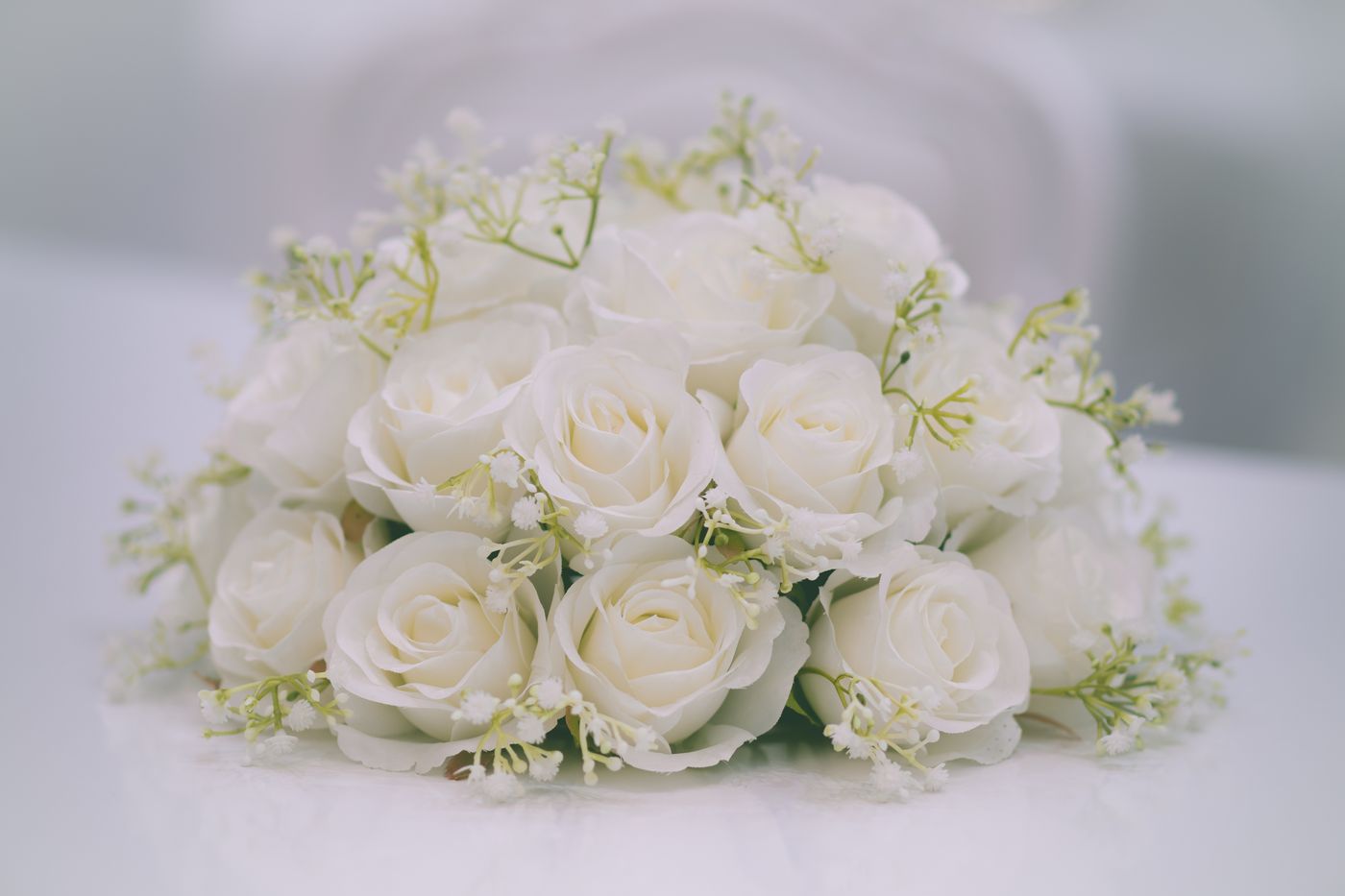 Funérailles — roses blanches