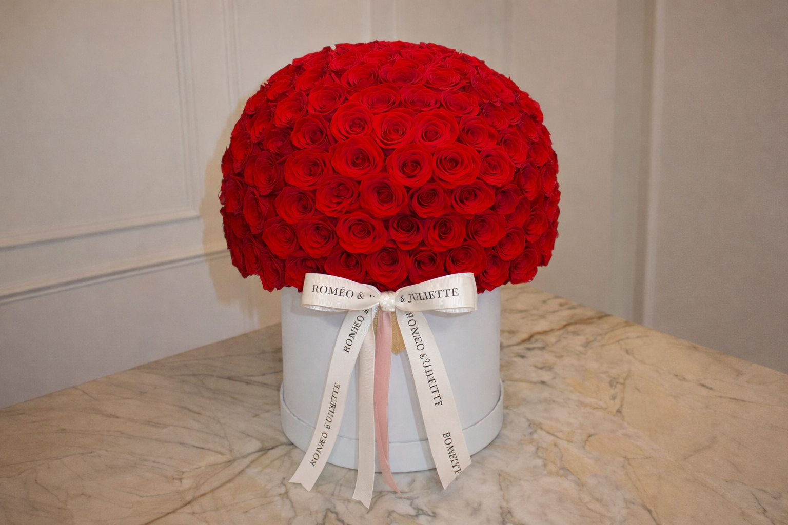•	“100 Roses Roméo